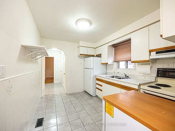 5th image of 401 Ridelle Ave