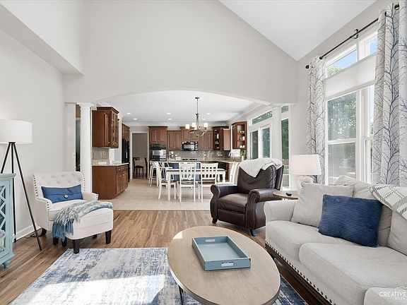 4th image of 26044 Whispering Woods Cir