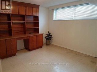 171 Kennard Ave #BASEMENT, Toronto, ON M3H4M8