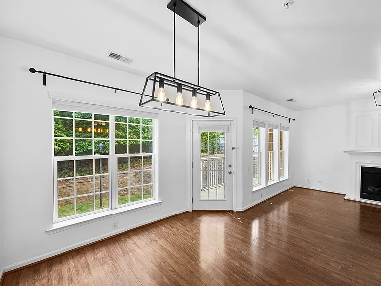 3228 Margellina Dr — Photo 4