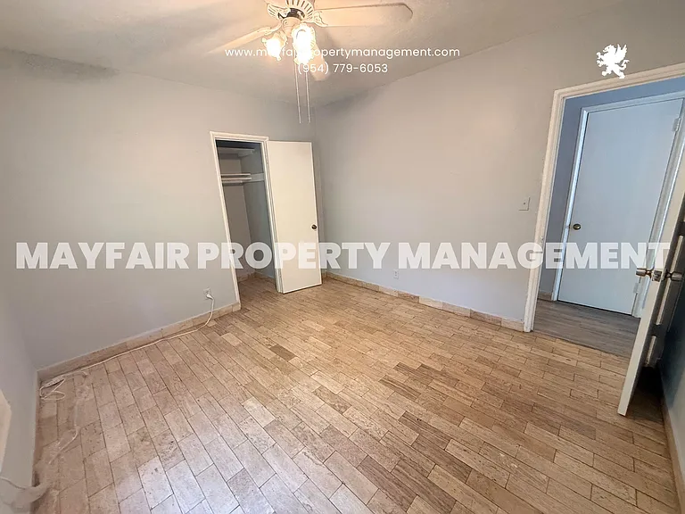 643 NE 17th Ter — Photo 9