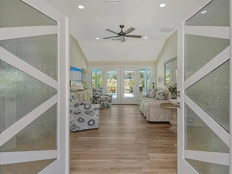 4852 Featherbed Ln — Photo 6