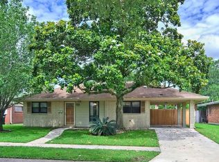 460 Stratford Dr, Harahan, LA 70123