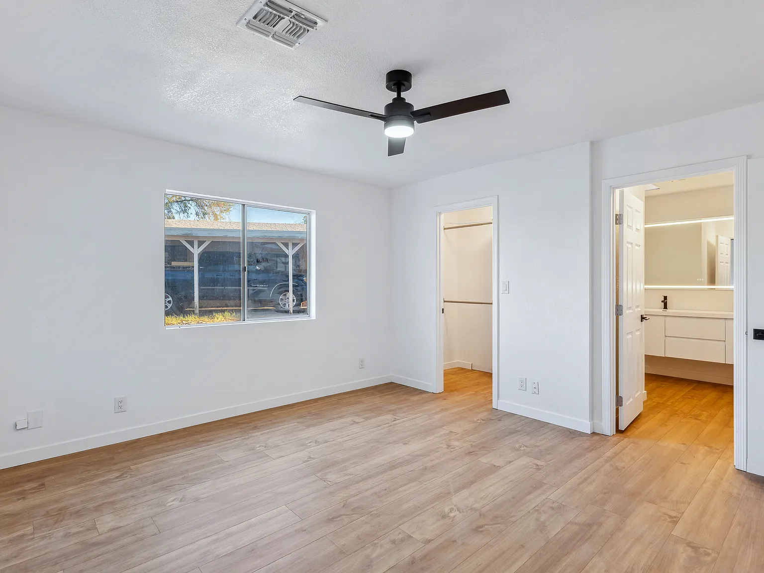 590 Holly Street - 1 — Photo 3