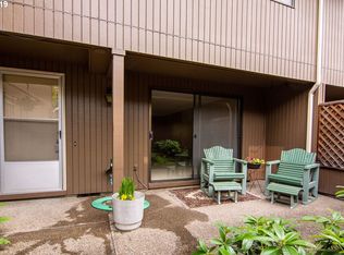 2301 Ridgeway Dr, Eugene, OR 97401