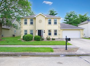 416 N Village Cir, Columbia, MO 65203