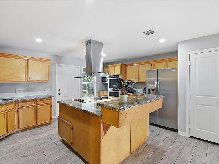6203 Gaston St — Photo 9