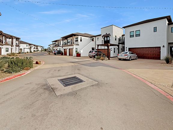 4th image of 203 Brentwood Dr E #64