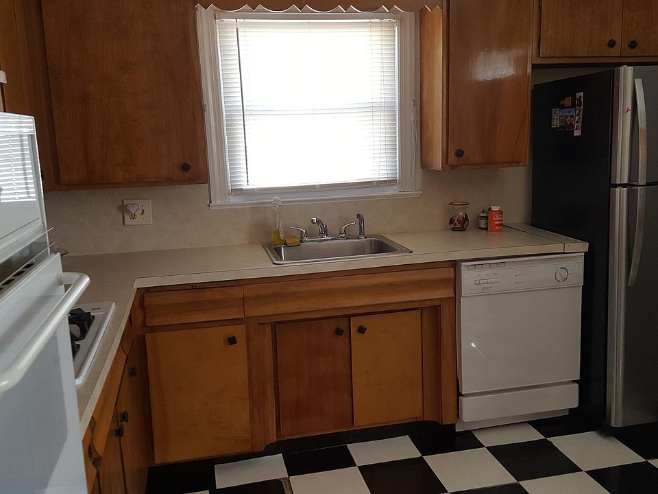 1st image of 164 Penn Ave