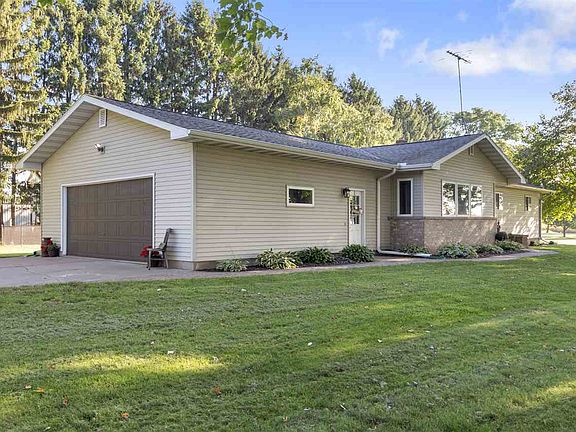 3rd image of 300 E Flanagan Ave