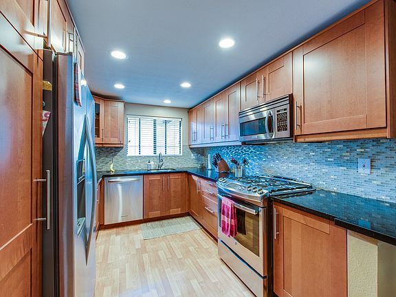 4th image of 1425 E 2nd St APT 102