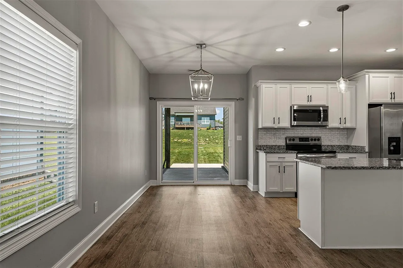 3 bed, 1319 sqft, $1,850 — Photo 4