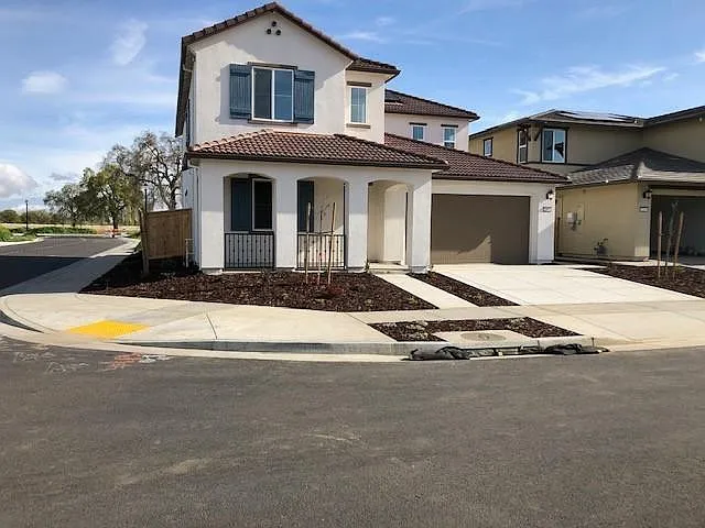 1901 Brogan Dr — Photo 2