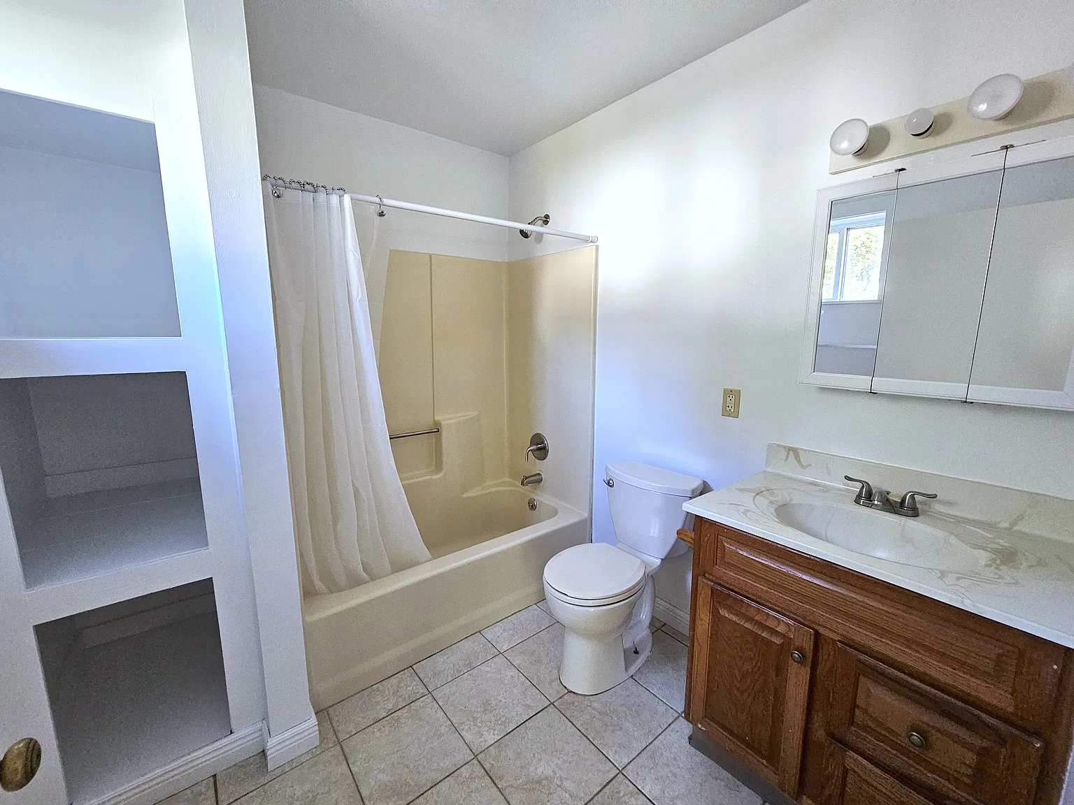 1 bed, $1,200 — Photo 4
