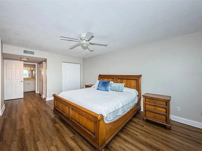 5400 Park St N #Penthouse 10 — Photo 15