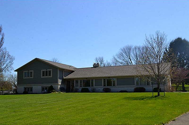 1st image of 107 Dove Ct