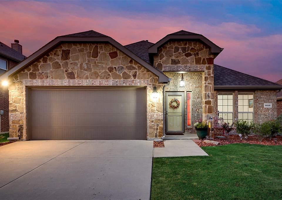 1st image of 3016 Oak Crest Dr