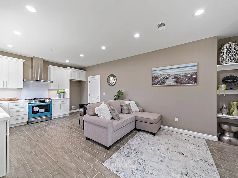 14095 Edwards St — Photo 9