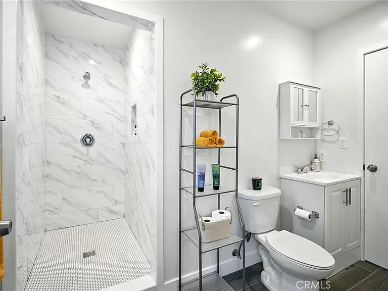 9221 Swinton Ave — Photo 5