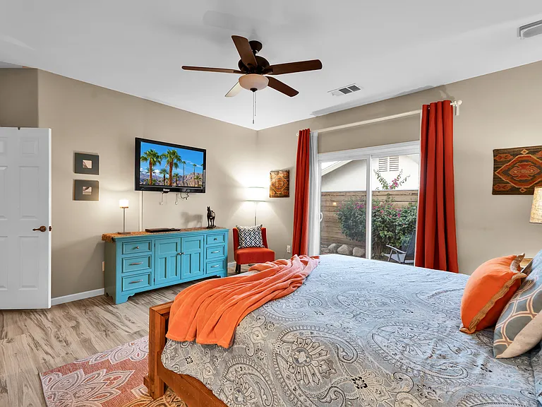52420 Avenida Juarez — Photo 18