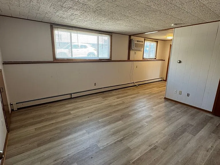 620 W Center St — Photo 4
