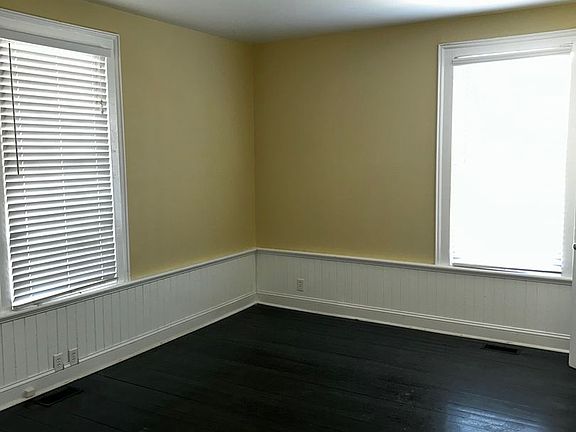 5th image of 218 E 2nd Ave