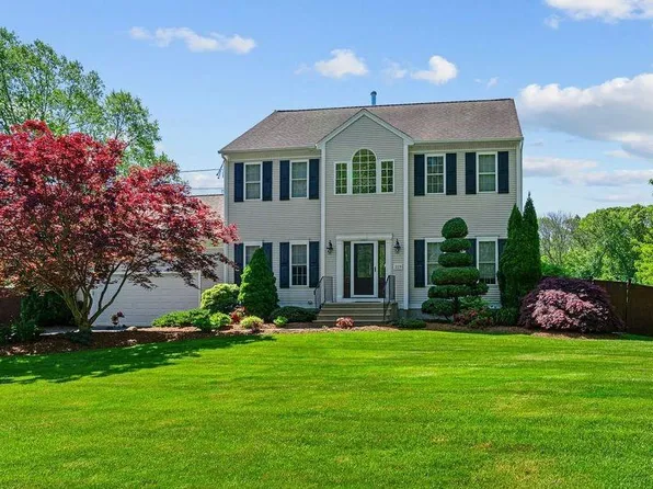 329 Jacob St, Seekonk, MA 02771