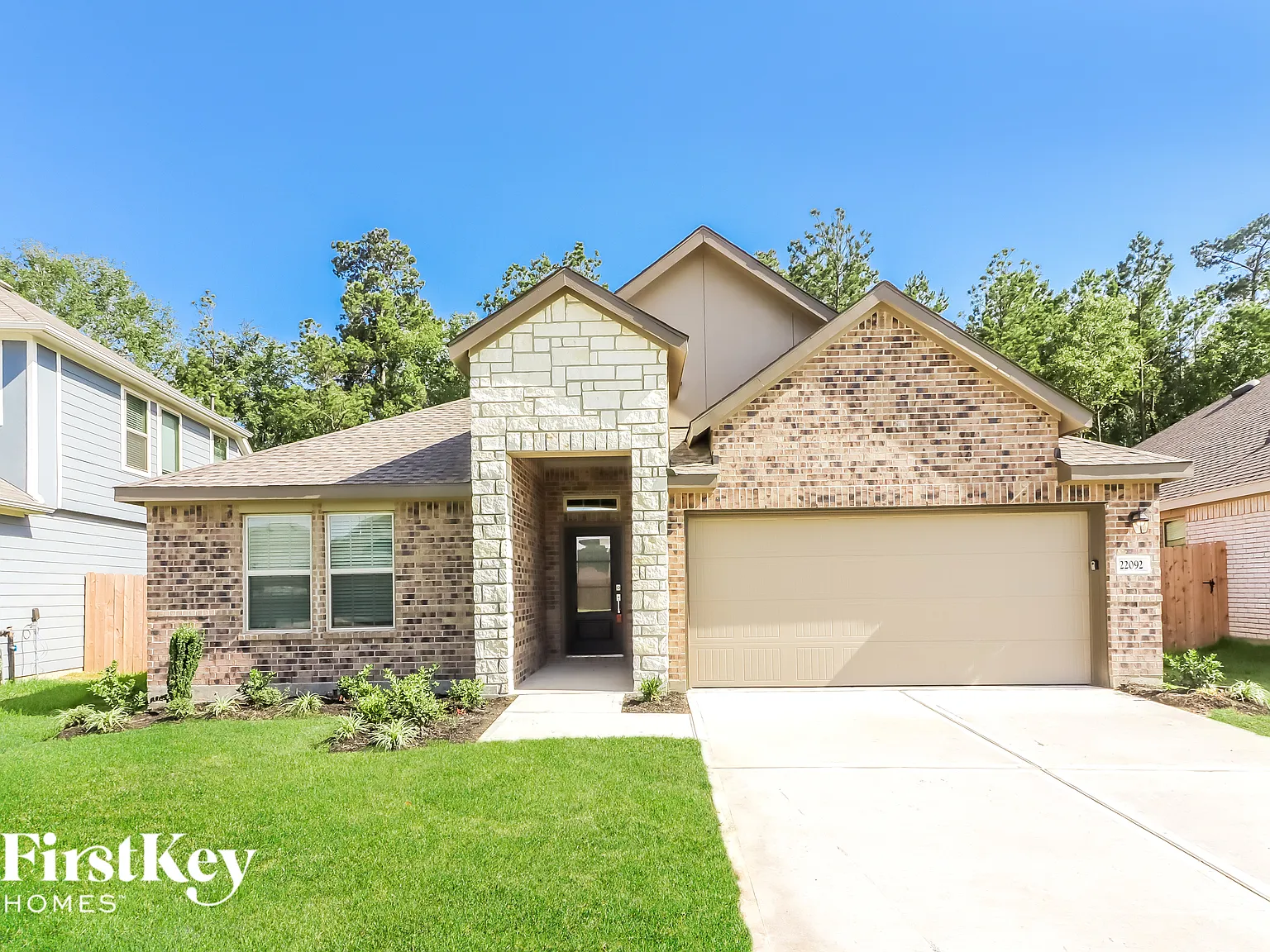 4 bed, 2.0 bath, 1922 sqft, $2,210 — Photo 1