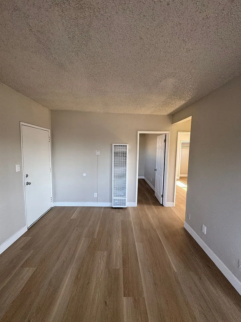 2 bed, 1.0 bath, 750 sqft, $2,400 — Photo 4