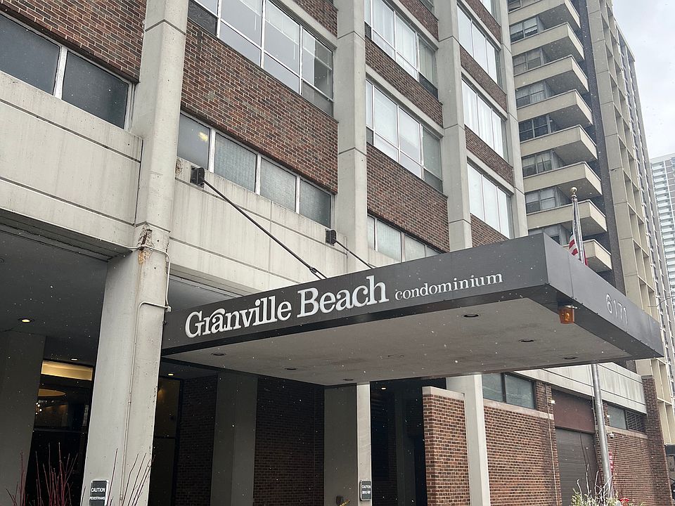1st image of 6171 N Sheridan Rd APT 304