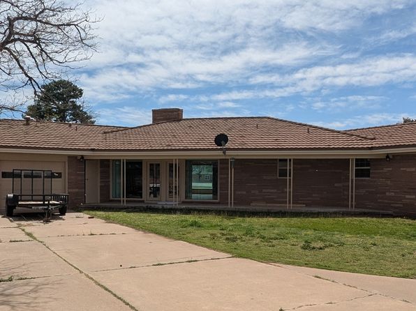 1002 W 5th St, Friona, TX 79035