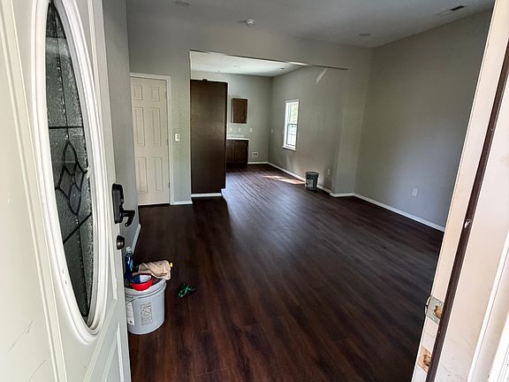 3rd image of 505 Cotton Grove Rd