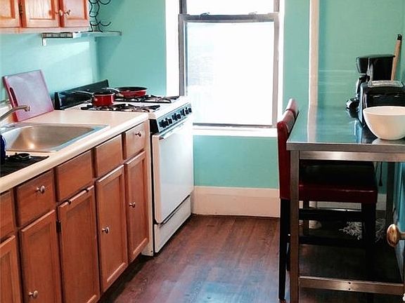 3rd image of 2270 A C Powell Blvd APT 4