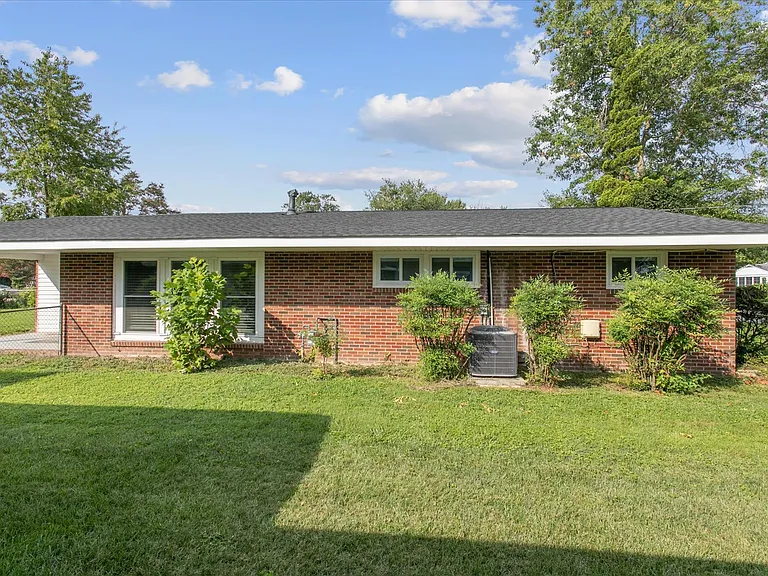 72 Ferguson Ln — Photo 38