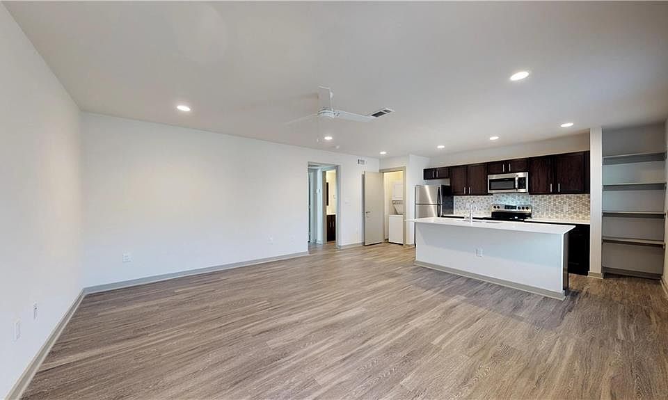 1st image of 6304 Prospect Ave APT 105