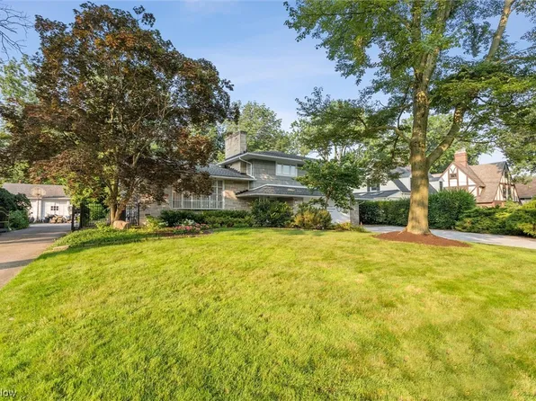 11301 Edgewater Dr, Cleveland, OH 44102