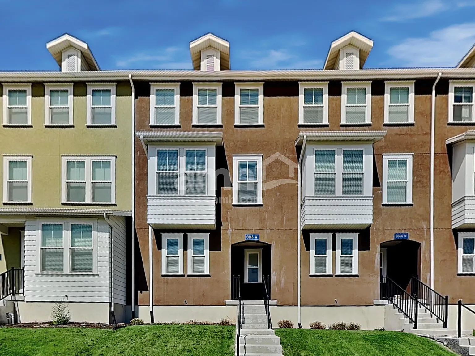 3 bed, 2.5 bath, 1603 sqft, $2,155 — Photo 1