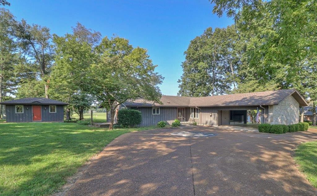 418 Riverbend Country Club Rd, Shelbyville, TN 37160 Zillow