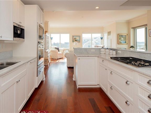 4th image of 1 Tower Dr APT 301