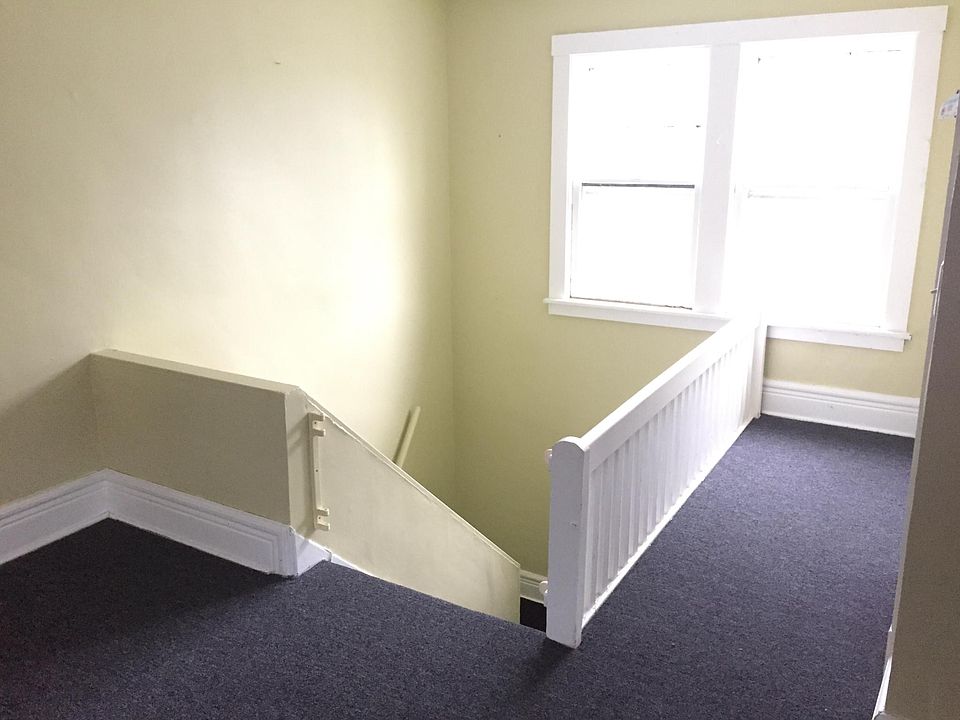 1st image of 178 Jewett Pkwy #3