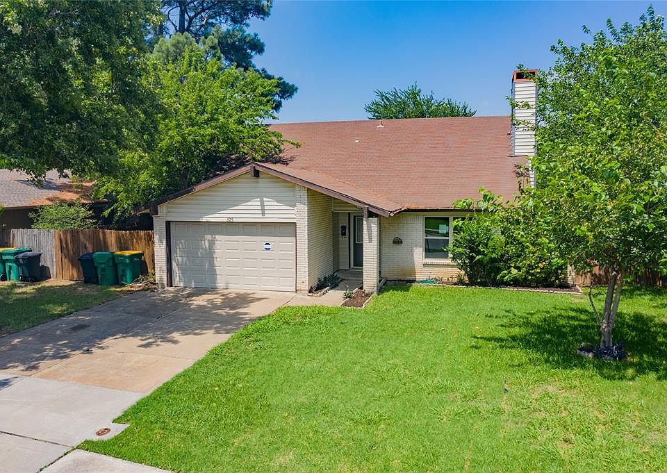 1st image of 525 Village Dr