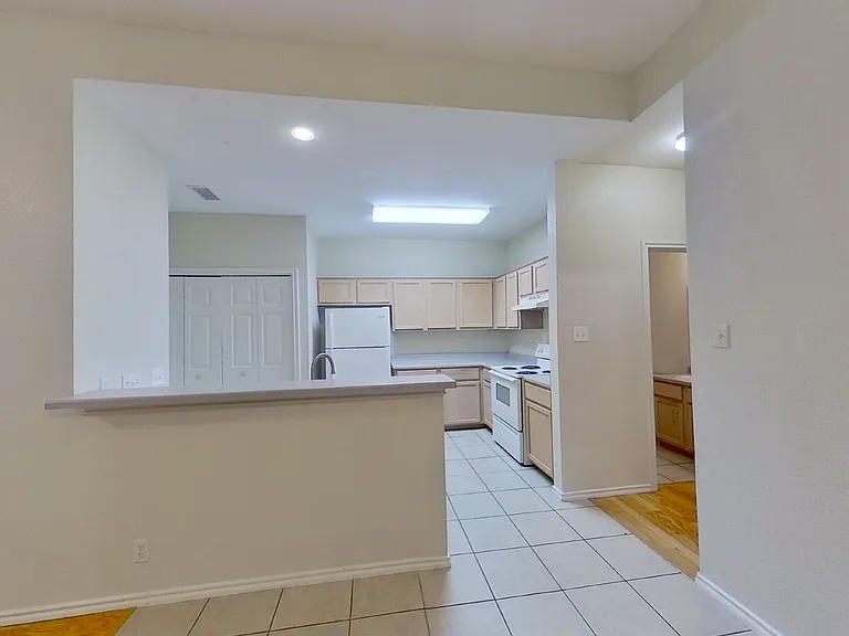 1705 Constantino Cir #B — Photo 4