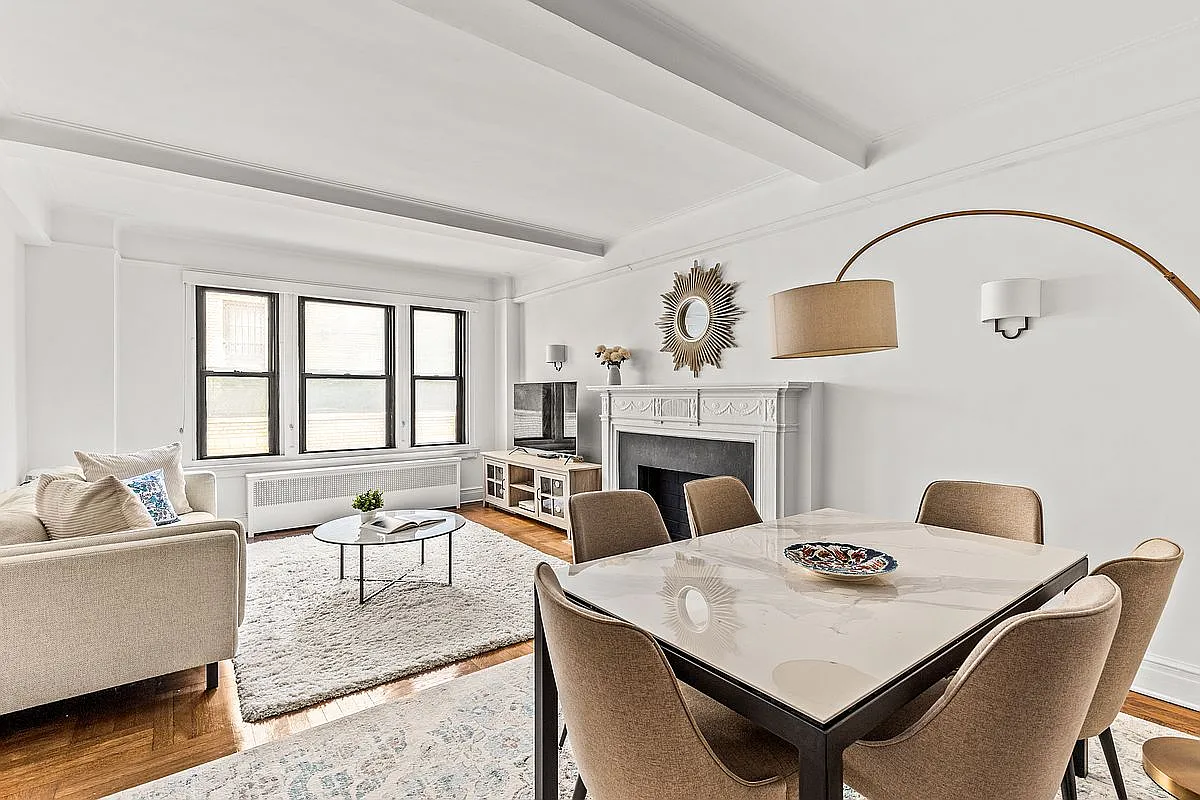 70 E 96th St APT 2D photo 1