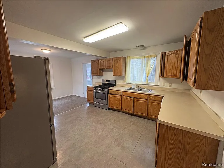 1079 Emmons Blvd — Photo 14