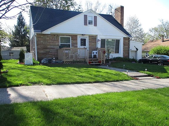 2nd image of 1217 Houseman Ave NE