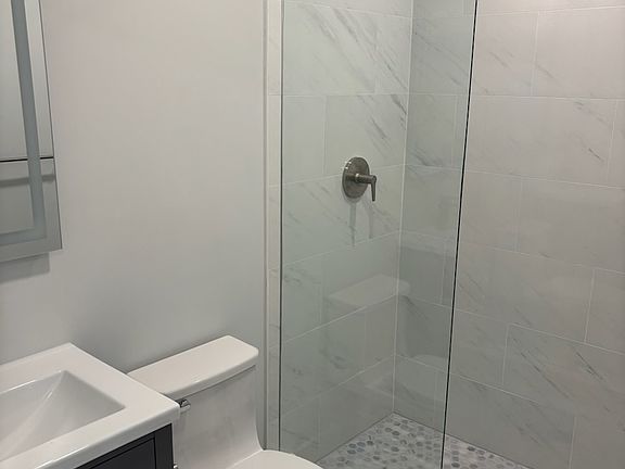 2nd image of 62 Dover St
