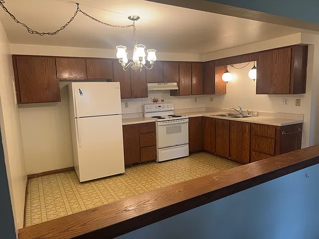 418 Beloit St #5 — Photo 14