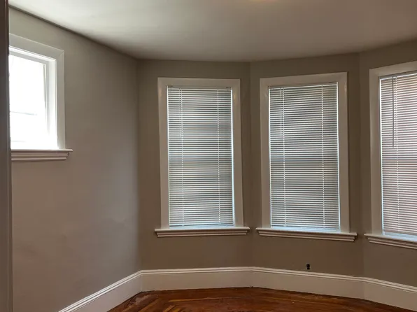 9 Charles St, Beverly, MA 01915