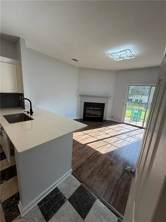 2 bed, 2.5 bath, 1296 sqft, $1,850 — Photo 4
