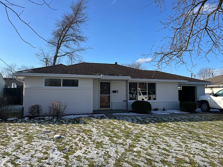 868 Mansfield St — Photo 1